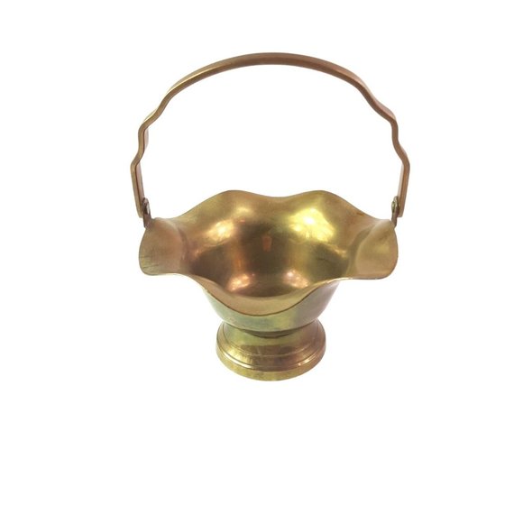 Vintage Brass Home Decor Other - Vintage Brass Basket with Handle Scalloped Rim Design Home Decoration 5"…